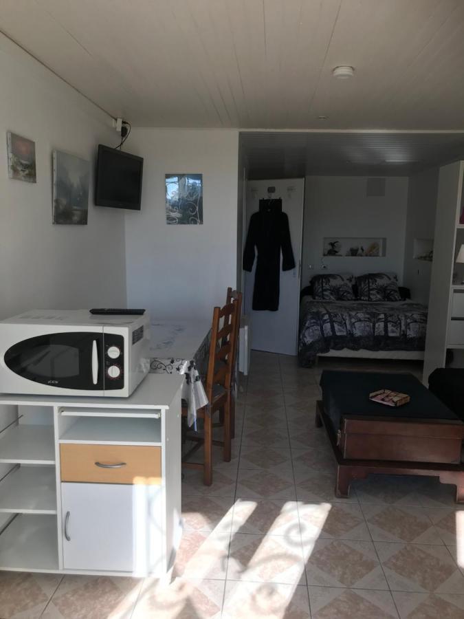 Charmant Studio Meuble Montignac-Charente Exterior foto