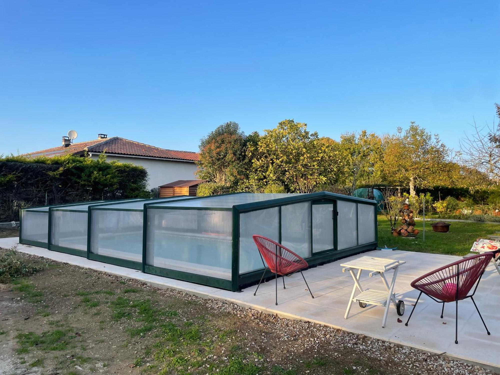 Charmant Studio Meuble Montignac-Charente Exterior foto